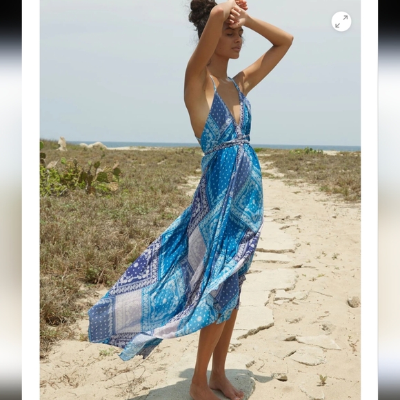 Bandana print halter dress - Picture 2 of 8